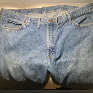 Wrangler 44 x 30 Relaxed fit Denim Jeans Perfect condition- Not Distressed -